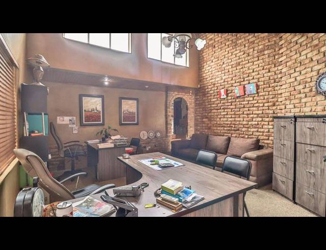 9 BEDROOM HOUSE FOR SALE IN SECUNDA CENTRAL